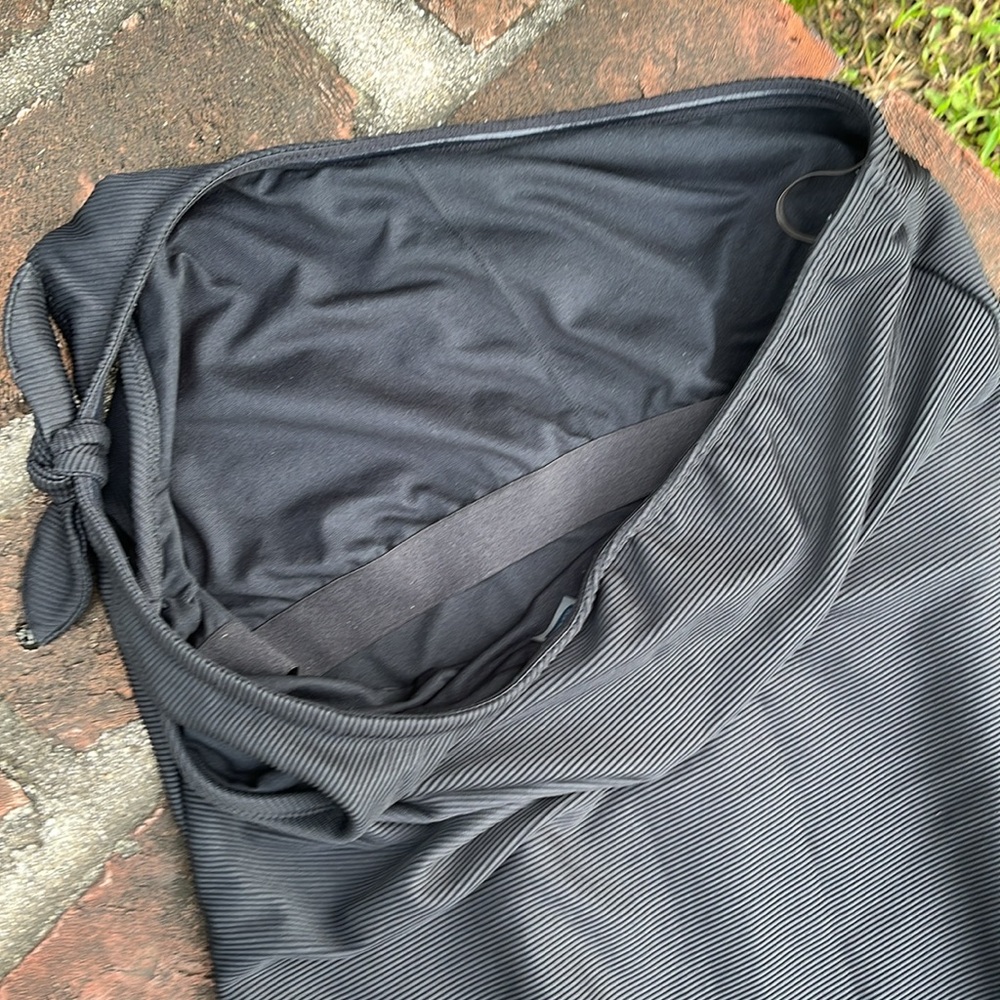 Old Navy black One-Shoulder Swimsuit size XL - Picture 4 of 6